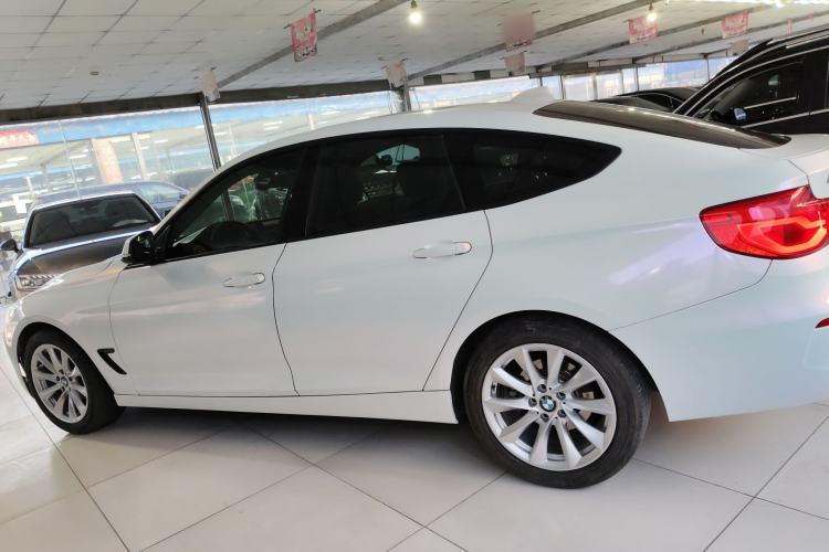 Used BMW 3 Series GT 2019 320i Sport Edition Exterior 3