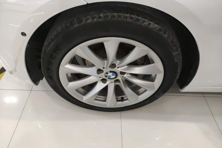 Used BMW 3 Series GT 2019 320i Sport Edition Exterior 4