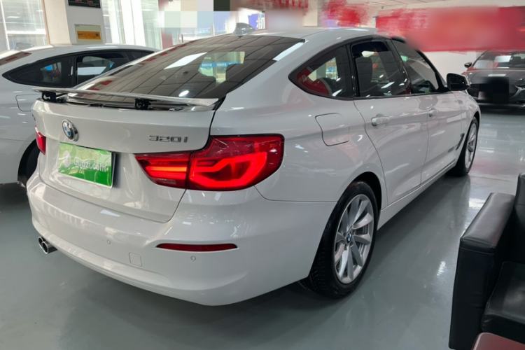 Used BMW 3 Series GT 2019 320i Sport Edition Exterior 4