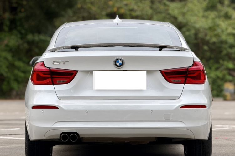 Used BMW 3 Series GT 2019 320i Sport Edition Exterior 5