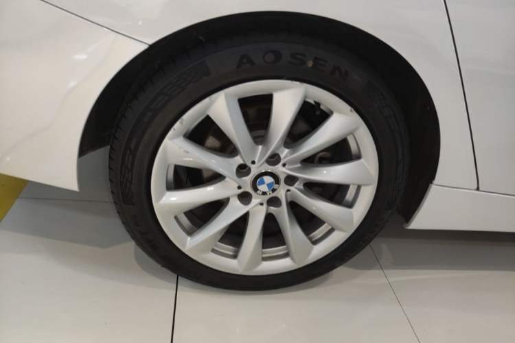 Used BMW 3 Series GT 2019 320i Sport Edition Exterior 5