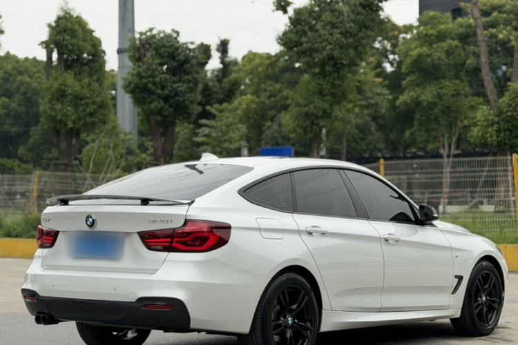 Used BMW 3 Series GT 2019 320i M Sport Night Edition Exterior 6