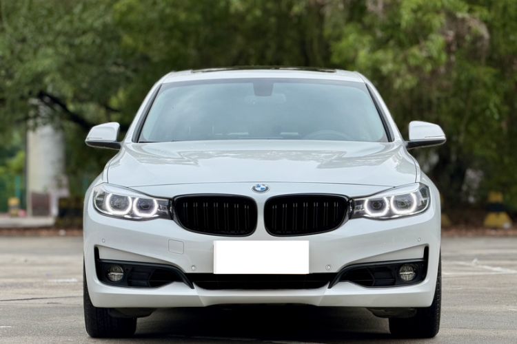 Used BMW 3 Series GT 2019 320i Sport Edition Exterior 6