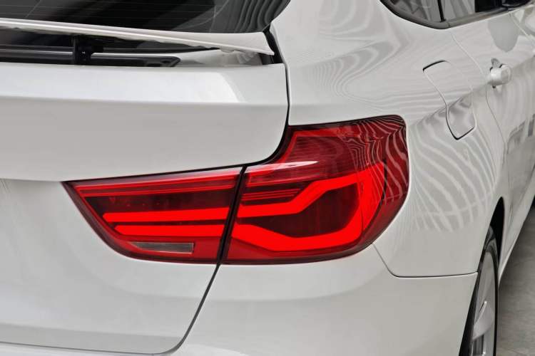 Used BMW 3 Series GT 2019 320i Sport Edition Exterior 6