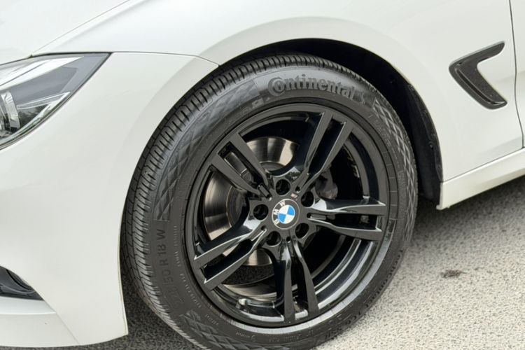 Used BMW 3 Series GT 2019 320i M Sport Night Edition Exterior 7