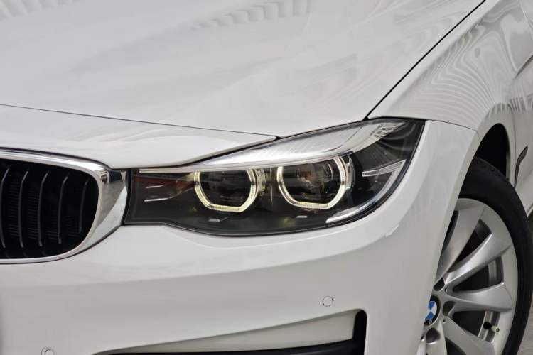 Used BMW 3 Series GT 2019 320i Sport Edition Exterior 7