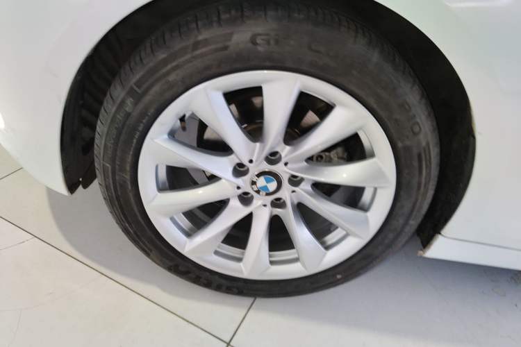 Used BMW 3 Series GT 2019 320i Sport Edition Exterior 7