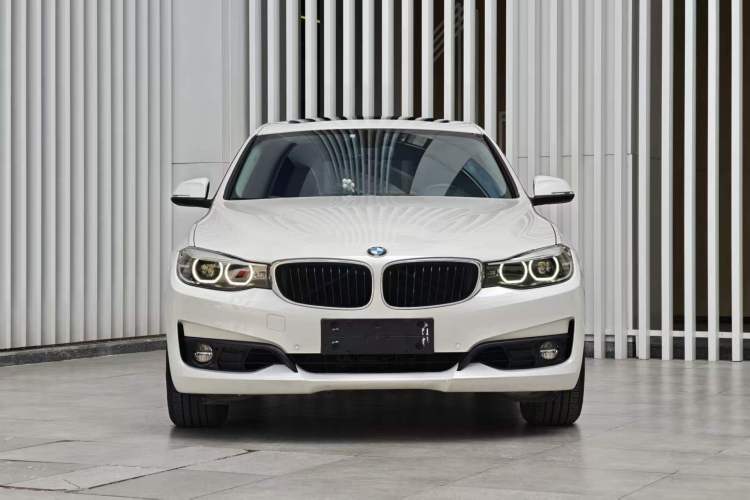 Used BMW 3 Series GT 2019 320i Sport Edition Exterior 8