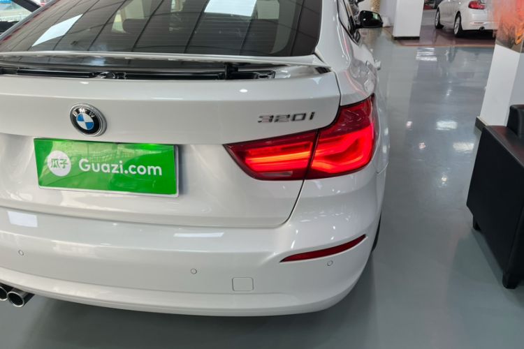 Used BMW 3 Series GT 2019 320i Sport Edition Exterior 8