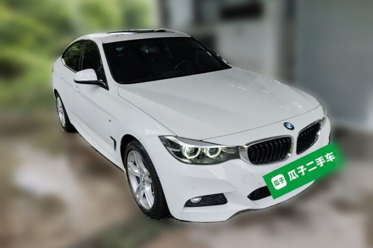 Used BMW 3 Series GT 2019 320i M Sport Package Front Right 45 Deg