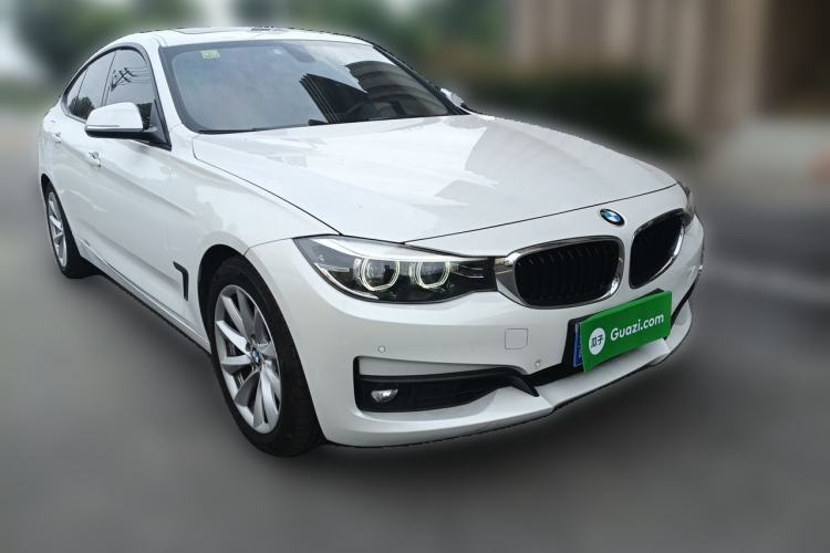 Used BMW 3 Series GT 2019 320i Sport Edition Front Right 45 Deg