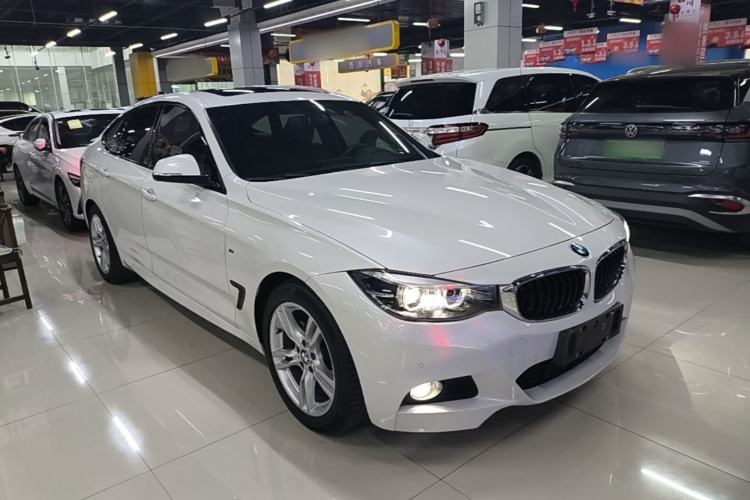 Used BMW 3 Series GT 2019 320i M Sport Package Front Right 45 Deg