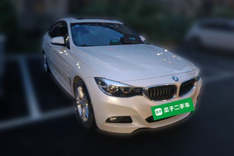 Used BMW 3 Series GT 2019 320i M Sport Package Front Right 45 Deg
