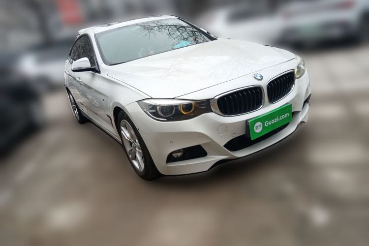 Used BMW 3 Series GT 2019 320i M Sport Package Front Right 45 Deg