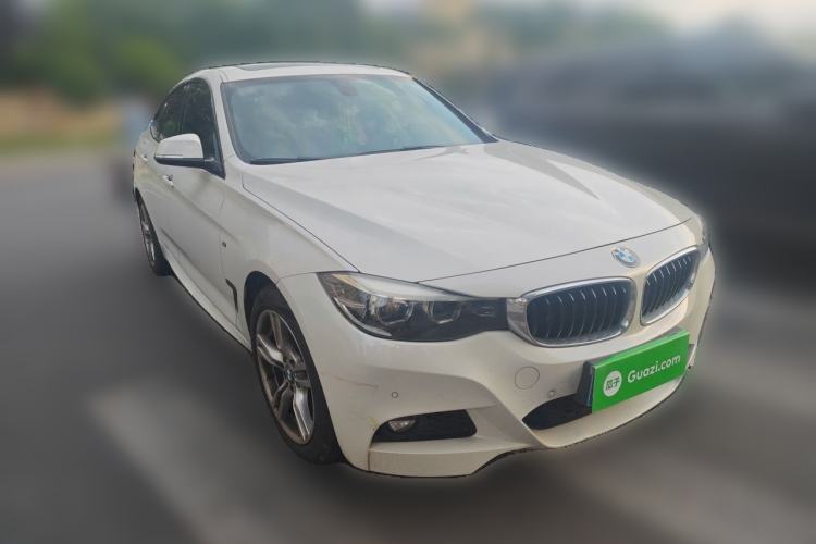 Used BMW 3 Series GT 2019 320i M Sport Package Front Right 45 Deg