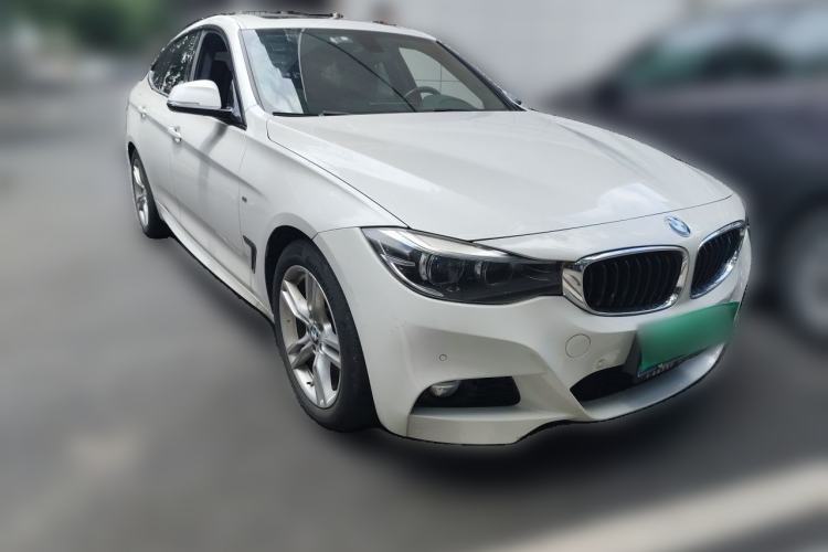 Used BMW 3 Series GT 2019 320i M Sport Package Front Right 45 Deg
