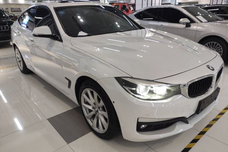 Used BMW 3 Series GT 2019 320i Sport Edition Front Right 45 Deg