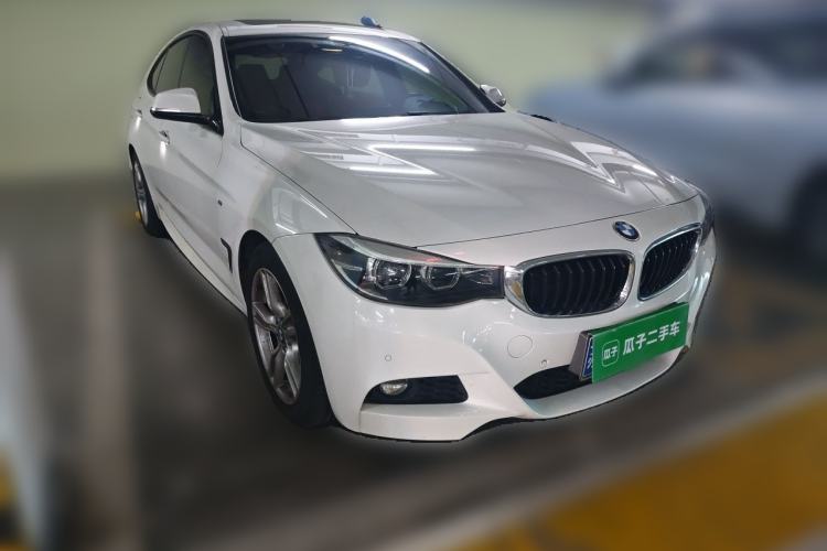 Used BMW 3 Series GT 2019 320i M Sport Front Right 45 Deg