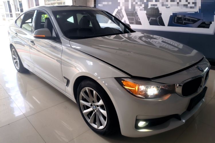Used BMW 3 Series GT 2019 320i Sport Edition Front Right 45 Deg