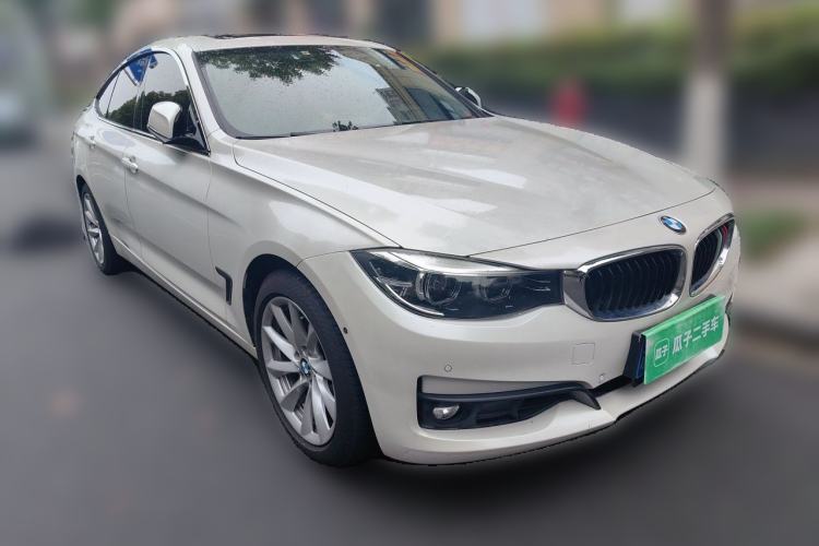 Used BMW 3 Series GT 2019 320i Sport Edition Front Right 45 Deg