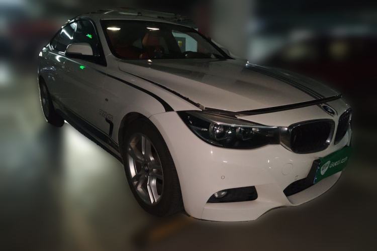 Used BMW 3 Series GT 2019 320i M Sport Front Right 45 Deg