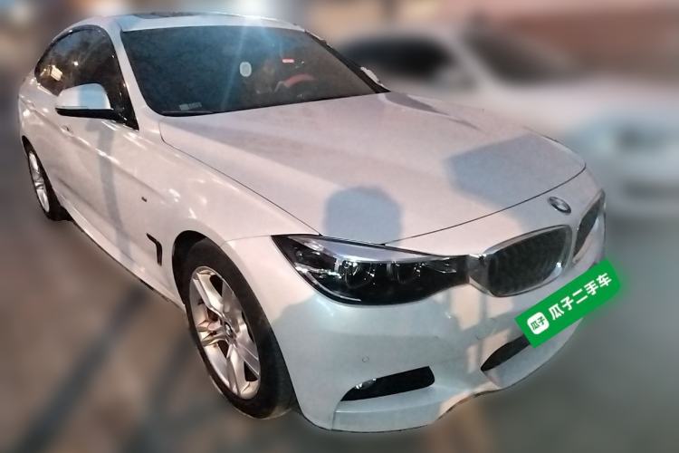 Used BMW 3 Series GT 2019 320i M Sport Package Front Right 45 Deg