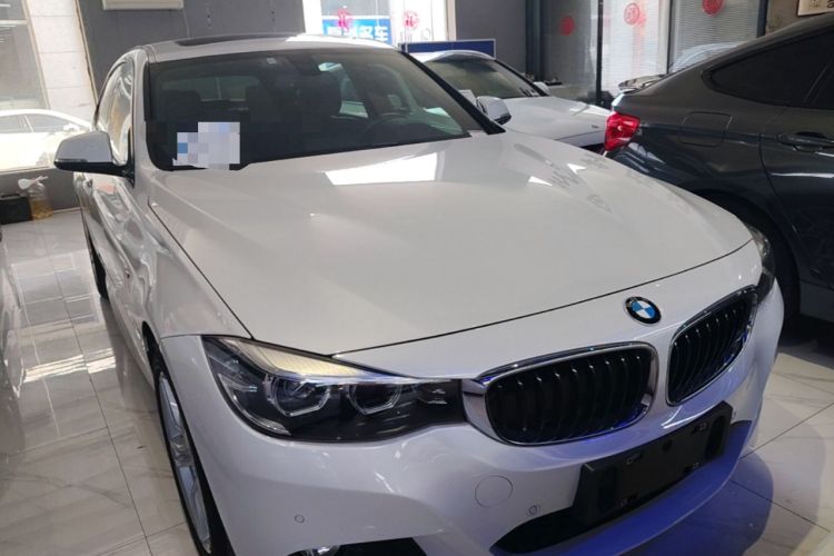 Used BMW 3 Series GT 2019 320i M Sport Package Front Right 45 Deg