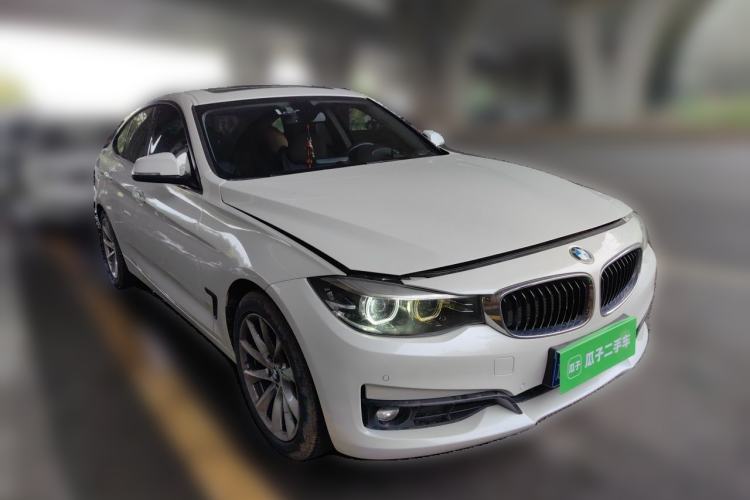Used BMW 3 Series GT 2019 320i Sport Edition Front Right 45 Deg