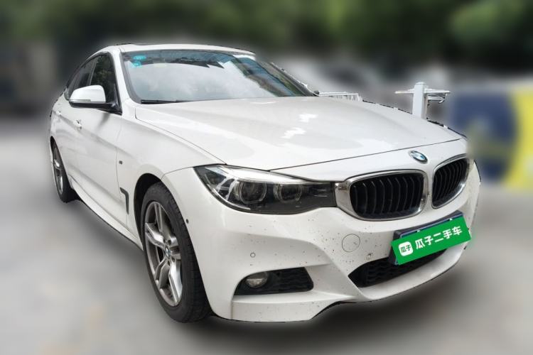 Used BMW 3 Series GT 2019 320i M Sport Package Front Right 45 Deg
