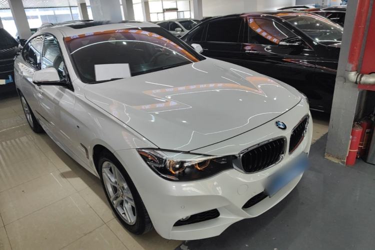 Used BMW 3 Series GT 2019 320i M Sport Package Front Right 45 Deg