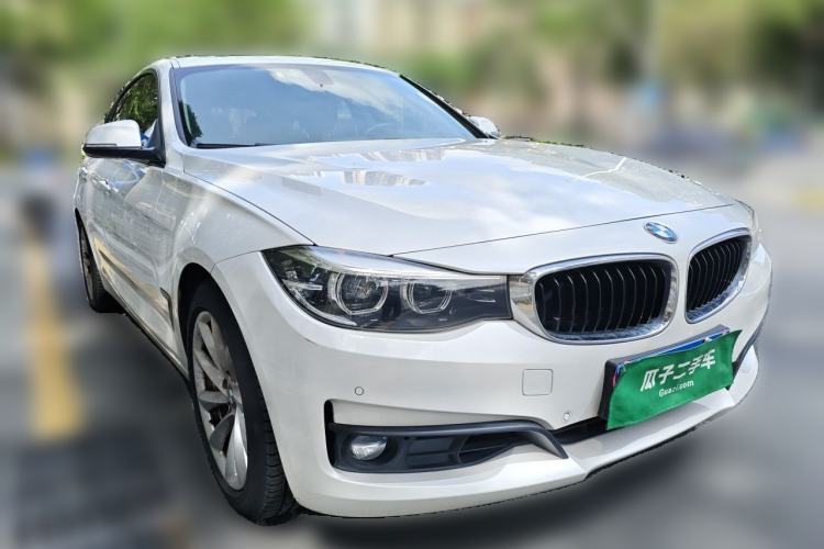 Used BMW 3 Series GT 2019 320i Sport Edition Front Right 45 Deg