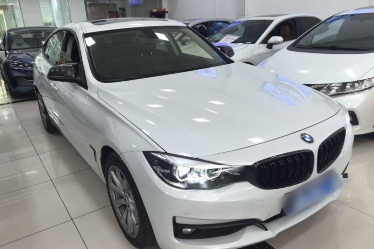 Used BMW 3 Series GT 2019 320i Sport Edition Front Right 45 Deg