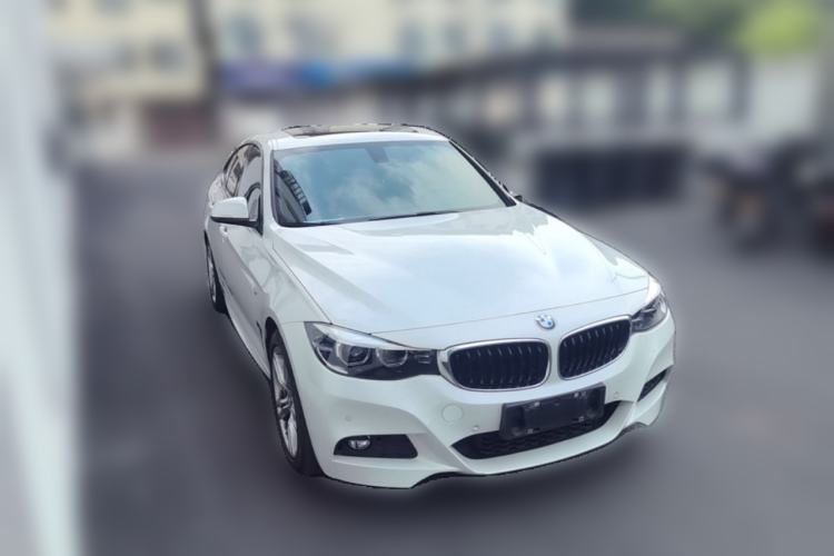 Used BMW 3 Series GT 2019 320i M Sport Package Front Right 45 Deg