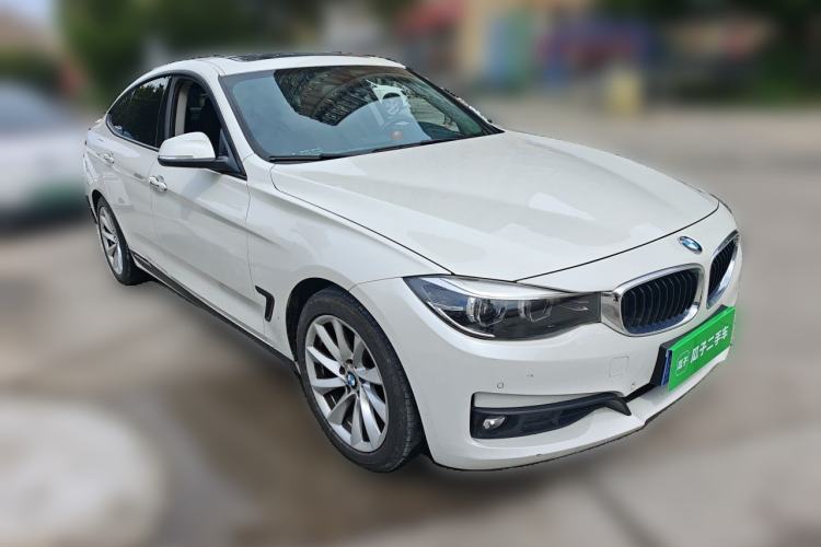 Used BMW 3 Series GT 2019 320i Sport Edition Front Right 45 Deg