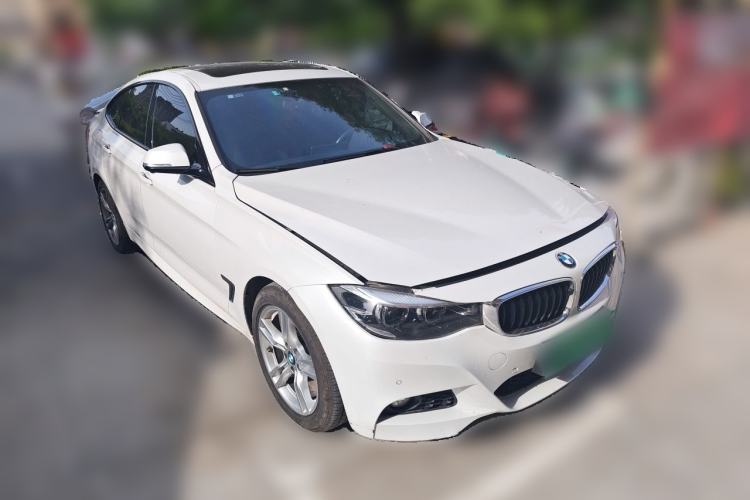 Used BMW 3 Series GT 2019 320i M Sport Package Front Right 45 Deg