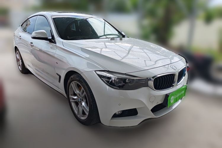 Used BMW 3 Series GT 2019 320i M Sport Package Front Right 45 Deg