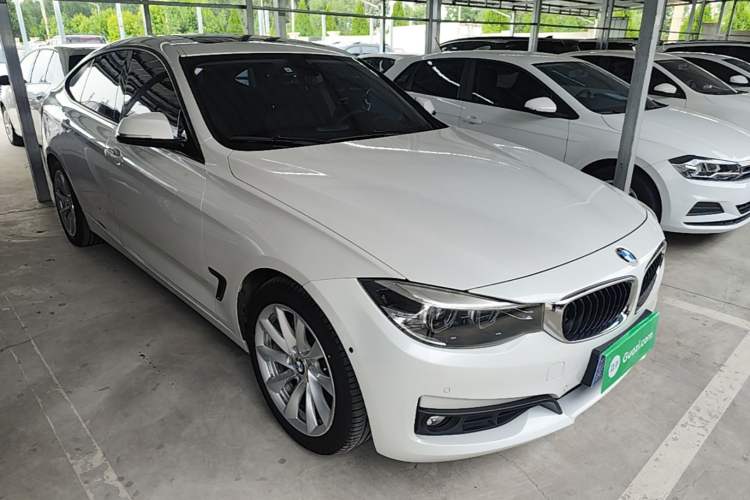 Used BMW 3 Series GT 2019 320i Sport Edition Front Right 45 Deg