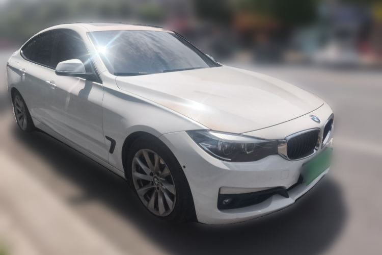 Used BMW 3 Series GT 2019 320i Sport Edition Front Right 45 Deg