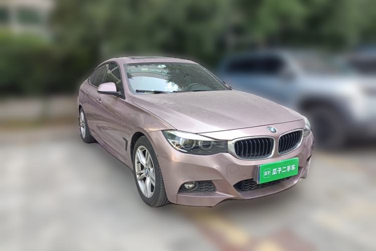 Used BMW 3 Series GT 2019 320i M Sport Front Right 45 Deg