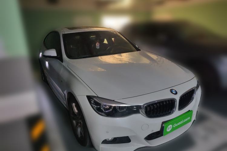 Used BMW 3 Series GT 2019 320i M Sport Package Front Right 45 Deg