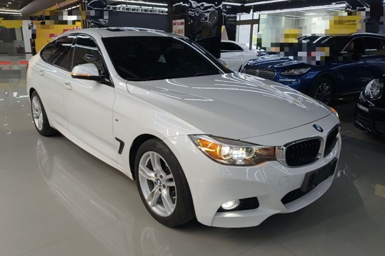 Used BMW 3 Series GT 2019 320i M Sport Package Front Right 45 Deg
