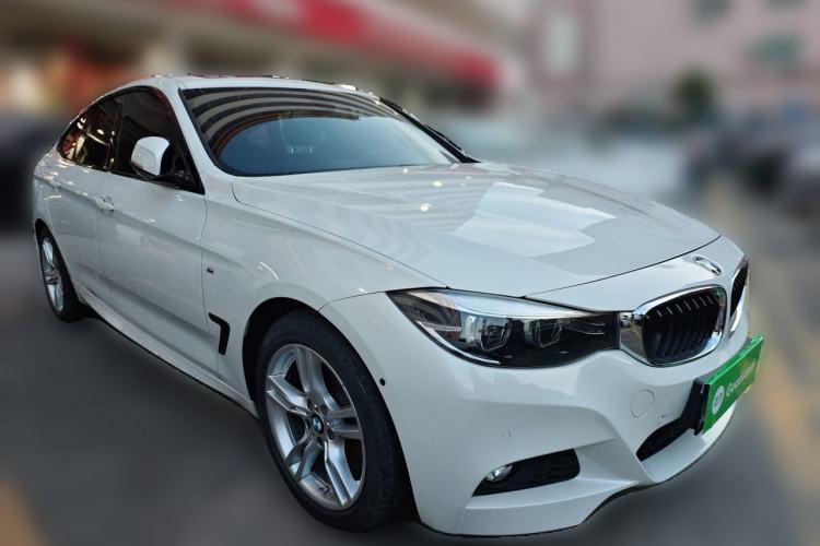 Used BMW 3 Series GT 2019 320i M Sport Package Front Right 45 Deg