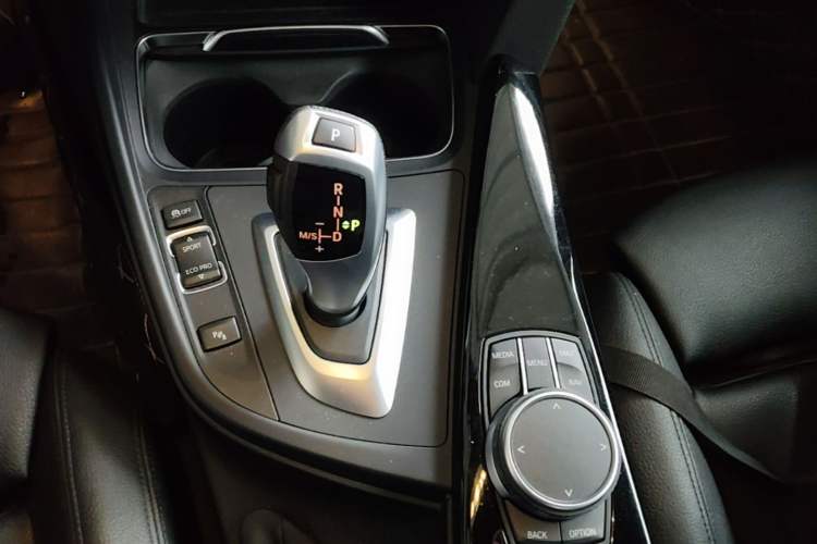 Used BMW 3 Series GT 2019 320i M Sport Package Gear Lever