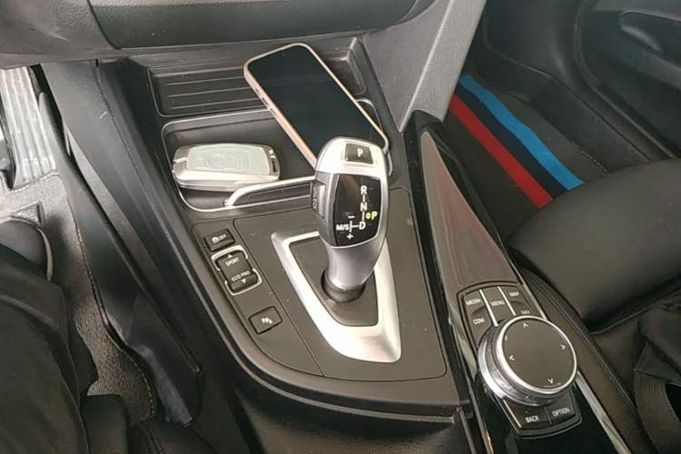 Used BMW 3 Series GT 2019 320i M Sport Package Gear Lever