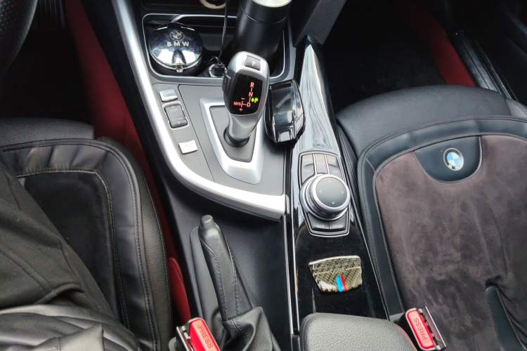 Used BMW 3 Series GT 2019 320i Sport Edition Gear Lever
