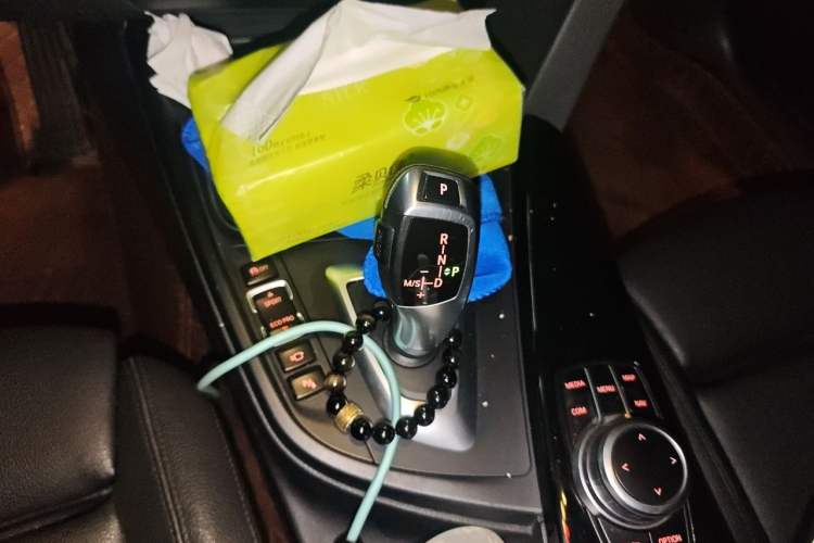 Used BMW 3 Series GT 2019 320i Sport Edition Gear Lever
