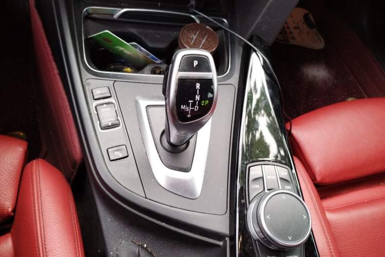 Used BMW 3 Series GT 2019 320i M Sport Night Edition Gear Lever