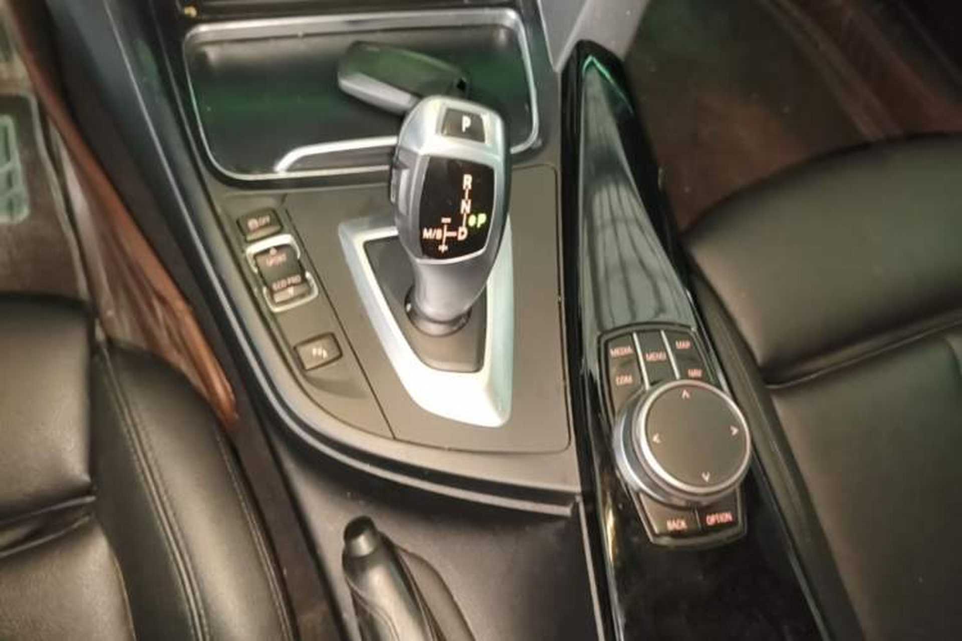 Used BMW 3 Series GT 2019 320i M Sport Package Gear Lever