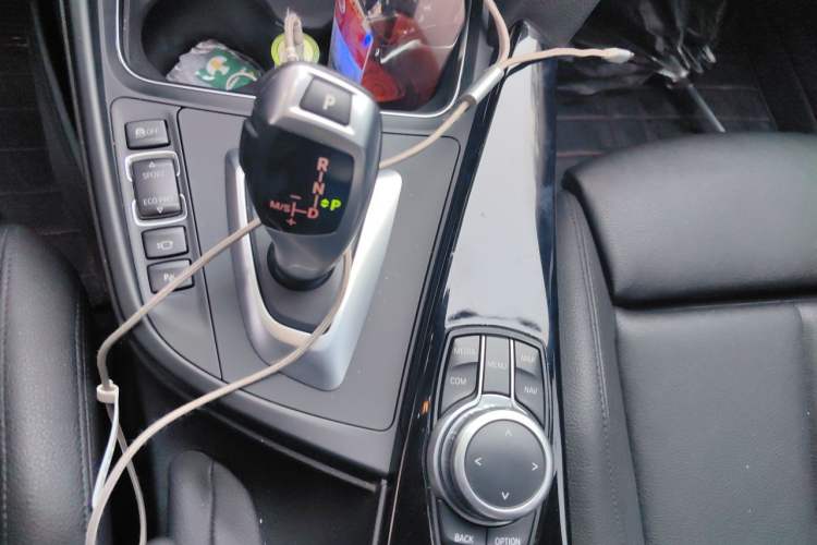 Used BMW 3 Series GT 2019 320i Sport Edition Gear Lever
