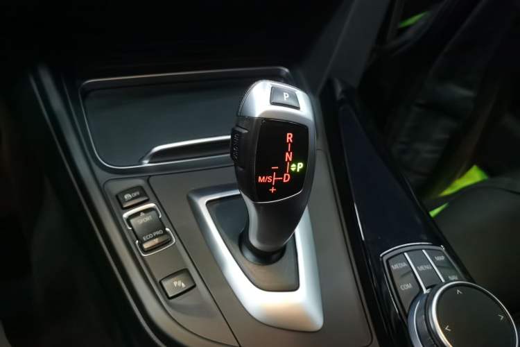 Used BMW 3 Series GT 2019 320i M Sport Package Gear Lever